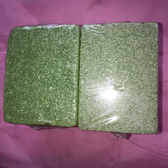 Floral foam cubes creates DIY professional floral arrangements enough for 2 - Picture 4 of 5